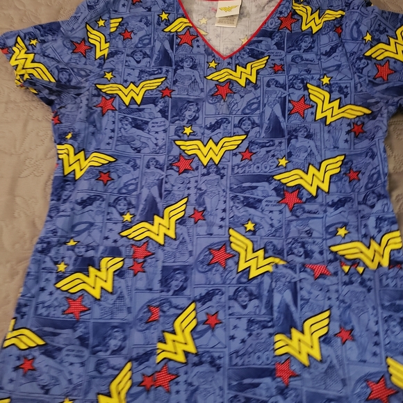 DC Comics Other - Wonder woman scrub top